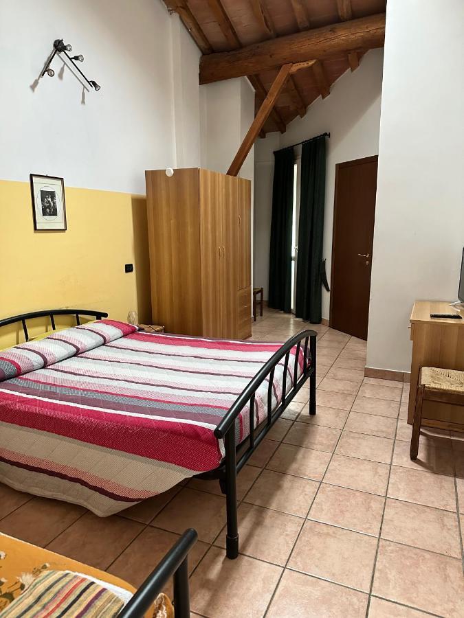 Agriturismo La Rasdora Porto Mantovano Esterno foto