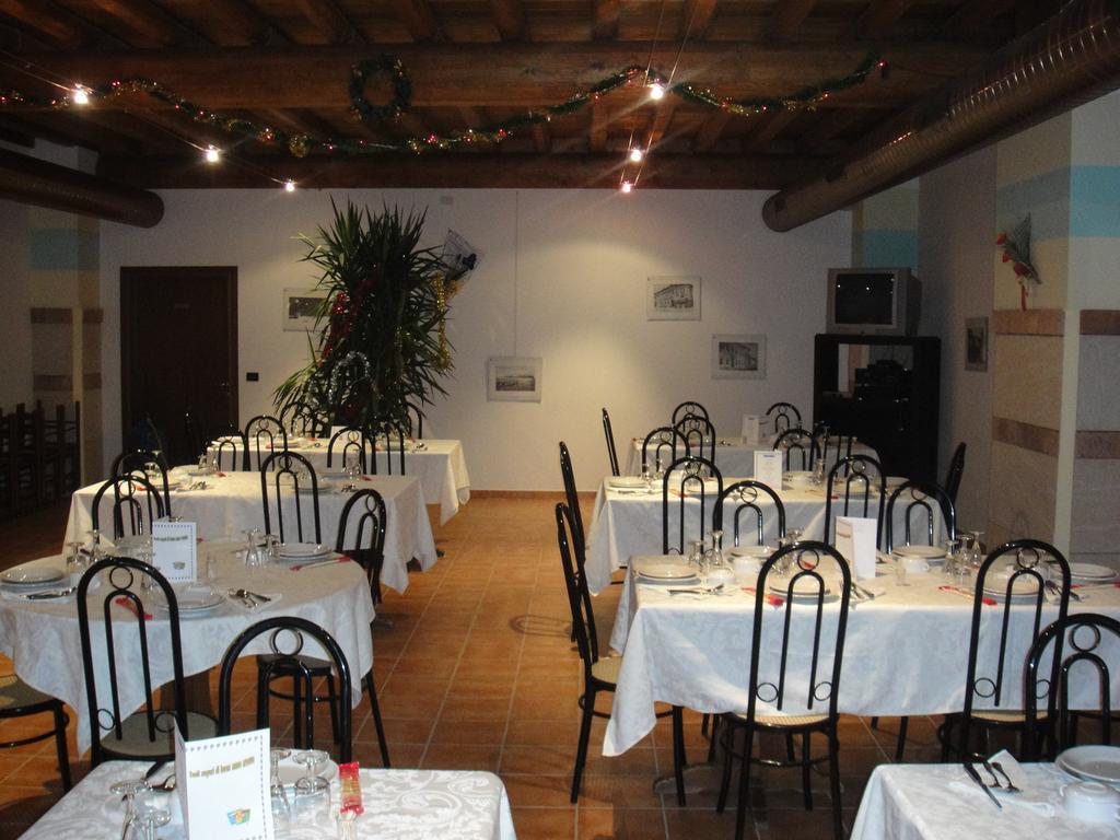 Agriturismo La Rasdora Porto Mantovano Esterno foto